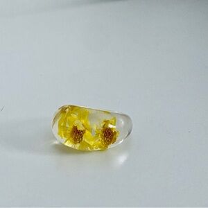 Madewell Preserved Flower Ring in Pressed Sunflower size 6